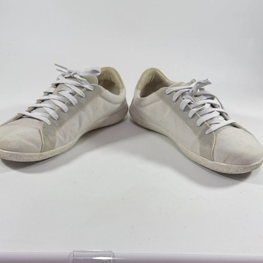 Vivo casual low-profile sneakers in light gray and white